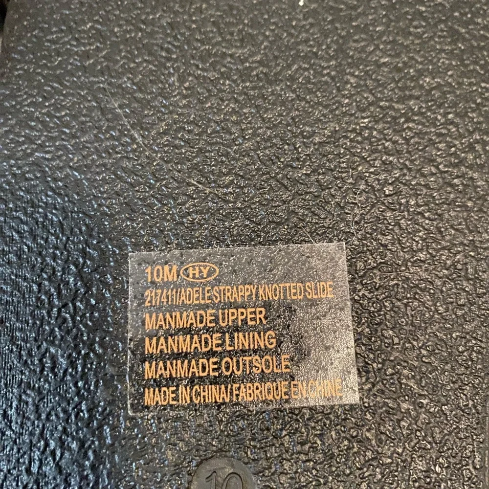 Maurices Black Crisscross Sandals Minimalist Summer Footwear NWOT Size 10M - Picture 7 of 8